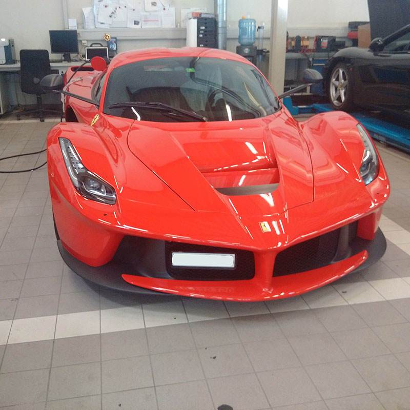 Laferrari rouge vente livraison suisse