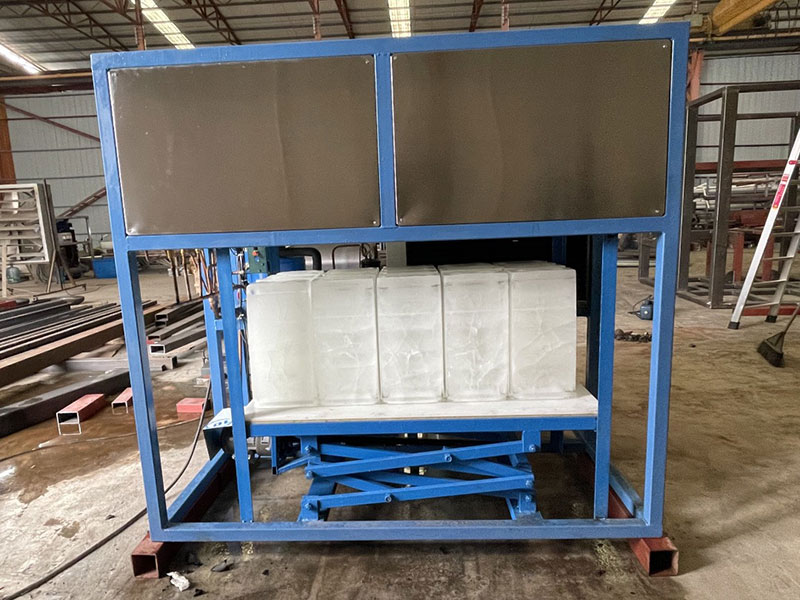 Machine à glaçons sortie blocs de 10 kg Dubaï moyen orient group DTI