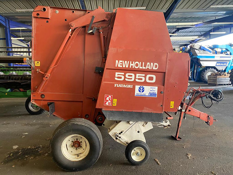 Machine occasion ballots paille New Holland export Afrique DTI