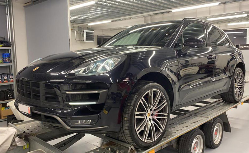 Porsche cayenne noir gts monaco