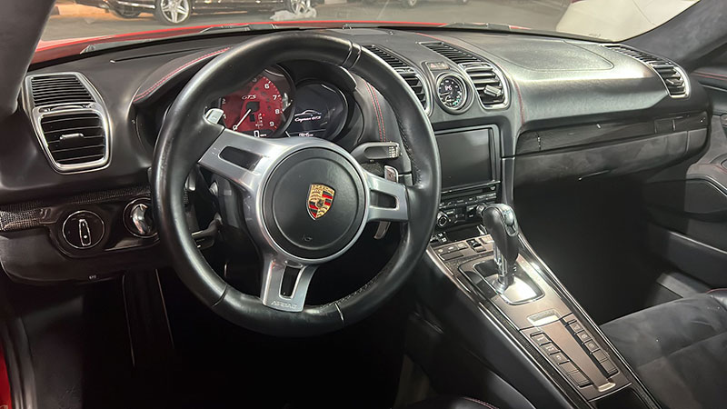 Porsche cayman gts - tableau de bord luxe