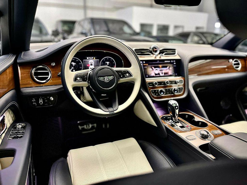 Bentley Bentayga V8 - Vue Pilote