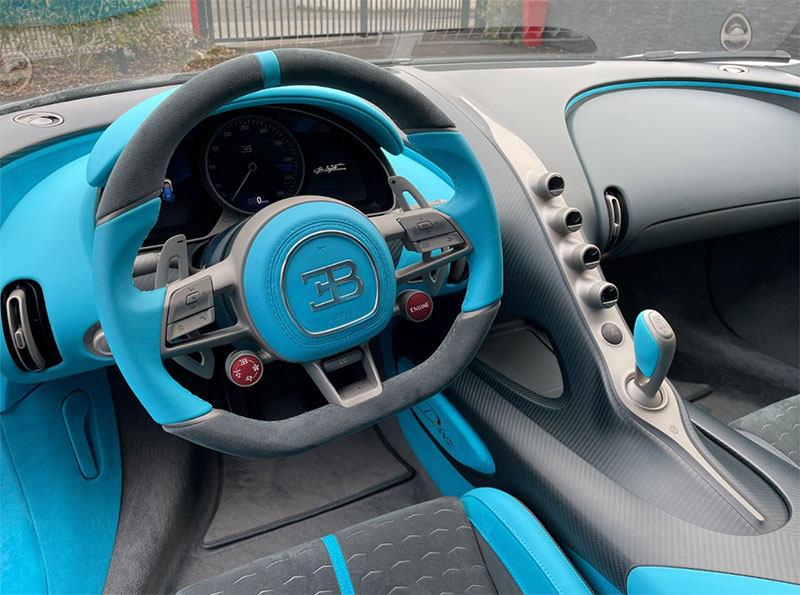 Bugatti Divo - import export - tableau de bord