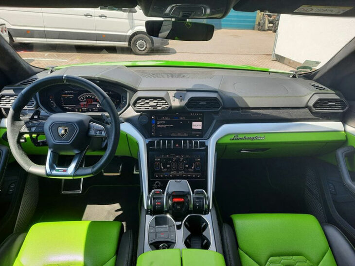 Lamborghini Urus - Livraison Monde