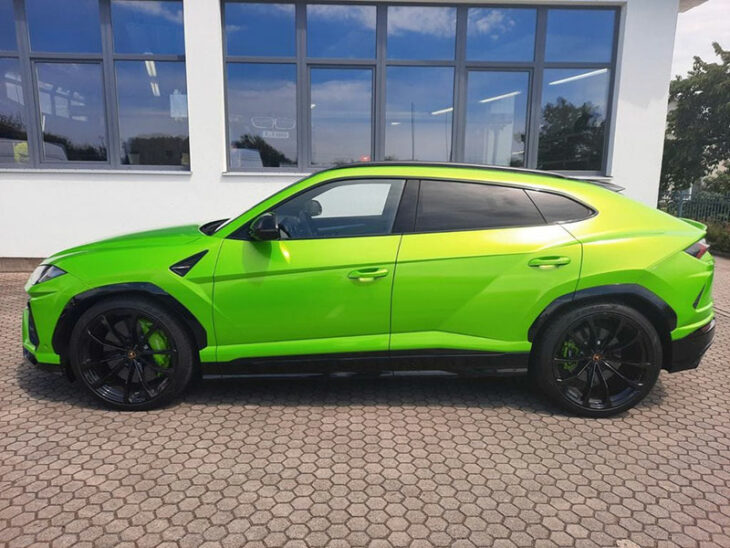 Lamborghini Urus - Luxury car