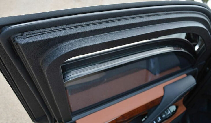 Lexus Lexus LX 600, gepanzert - Porte blindée