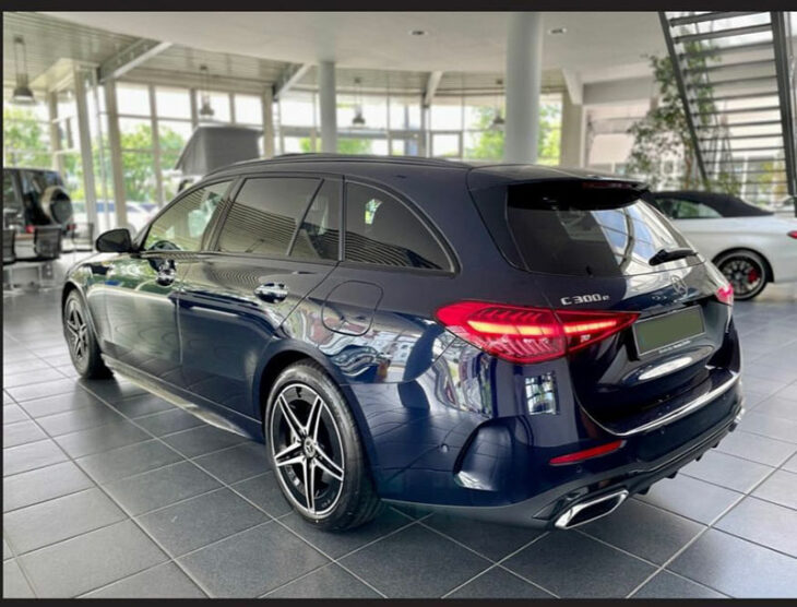 Mercedes-Benz C 300 e T AMG - Back
