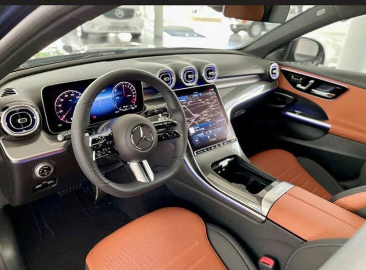 Mercedes-Benz C 300 e T AMG - Console