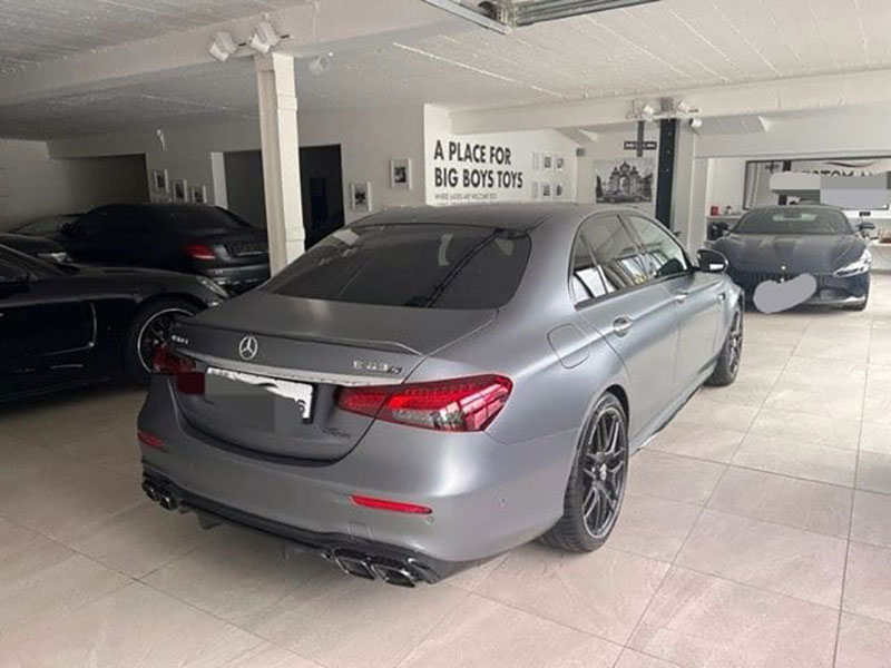 Mercedes-Benz E 300 e 4M Lim AMG - gris - export