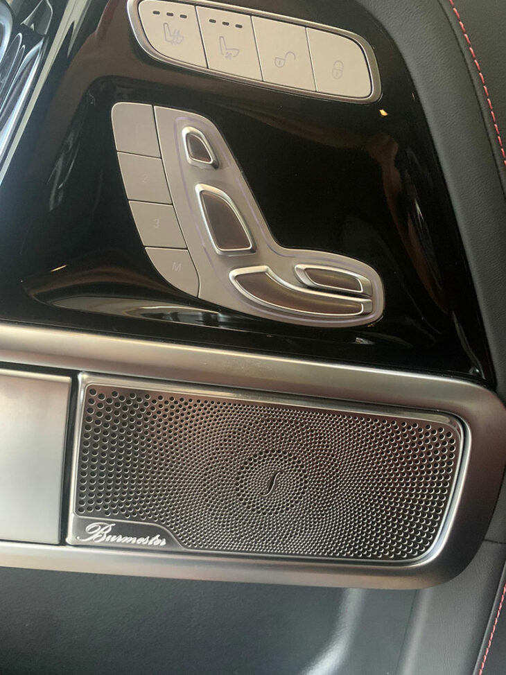 Mercedes-Benz G 63 AMG - gris - portes