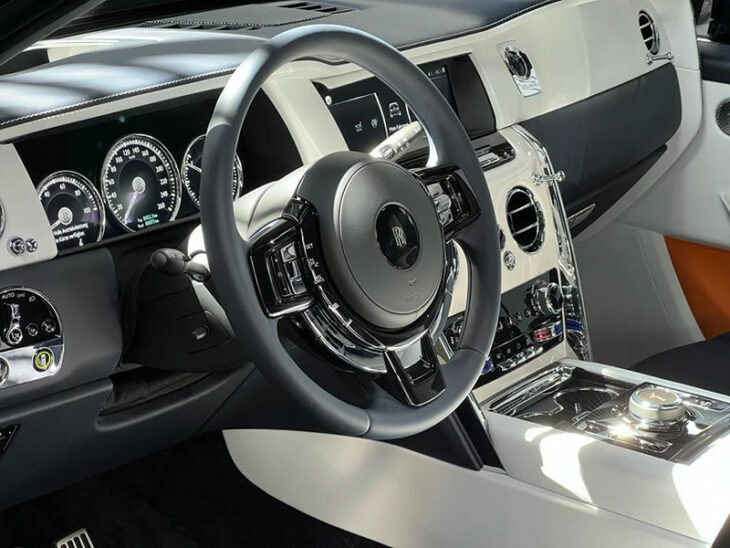 Rolls Royce Cullinan - Conducteur