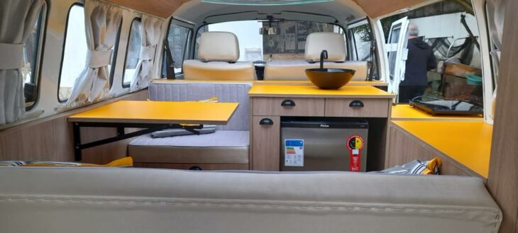 Combi Volkswagen Jaune - Aménagement