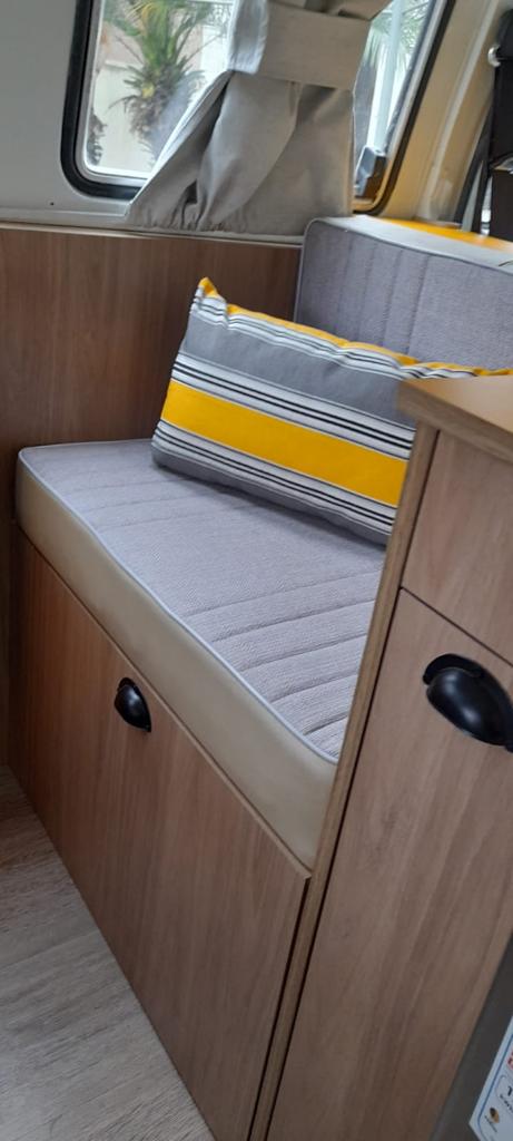Combi Volkswagen Jaune - Rangement