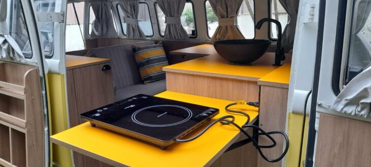Combi Volkswagen Jaune - Salon