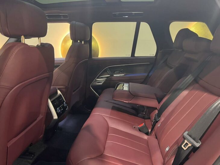 Range Rover D250 HSE - gris - Intérieur