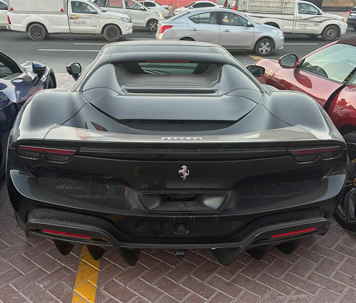 Ferrari 296 black voiture accidentée inondée - Import Export - DTI