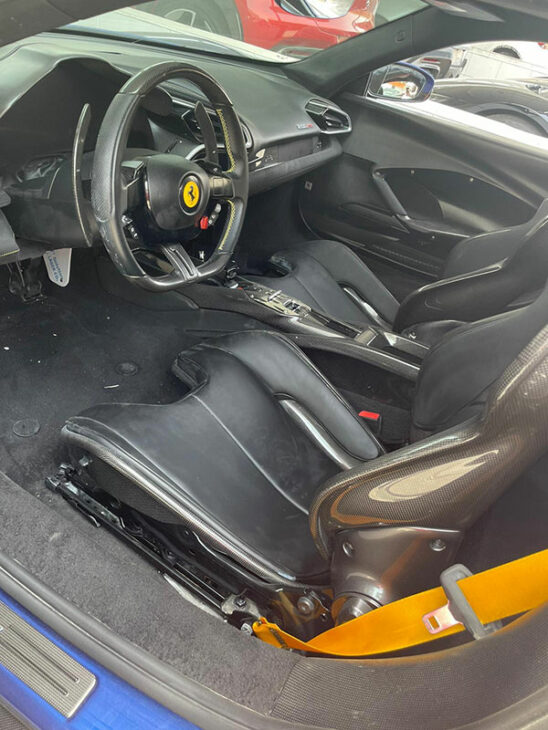 Ferrari Dubaï voiture accidentée inondée - Import Export - DTI