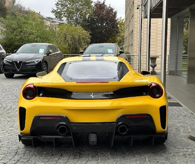 Ferrari 488 Pista - Back